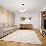 Trei camere cu centrala proprie si loc de parcare